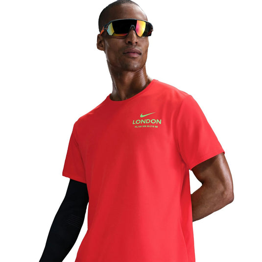 Nike City Marathon Miler Tee Heren